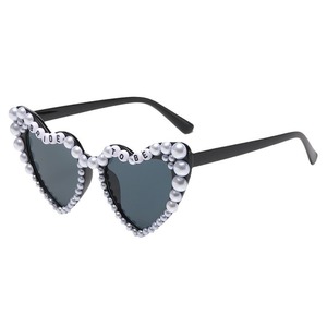إكسسوارات الزفاف النظارات الشمسية على شكل قلب النظارات الشمسية العصرية عيد ميلاد الملكة شخصية بيضاء الحب اللؤلؤ النظارات الشمسية النسائية - Product Image 6