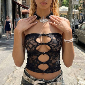 Top Corto Sexy con Encaje y Aberturas, Botones al Frente, Estilo Versátil y Moderno para Chicas a la Moda - Product Image 2