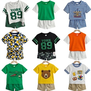 Liquidación de Verano: Conjunto de Ropa de Algodón de Manga Corta para Niños Pequeños, Exceso de Inventario, Colores y Estampados Surtidos Aleatorios para Niños de 3 a 6 Años - Product Image 1