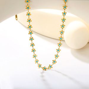 Collier pendentif floral en acier inoxydable plaqué or 18 carats avec pierres bleues pour femmes, bijoux tendance - Product Image 1