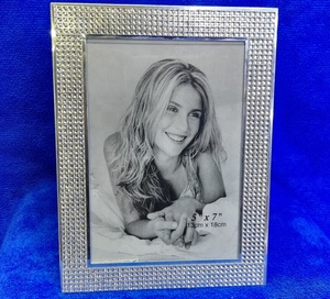 Khung Ảnh Kim Loại Tinh Tế Được Trang Trí Bằng Pha Lê Cho Tiệc Cưới - Product Image 3