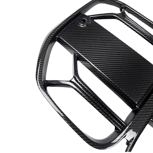 กระจังหน้าคาร์บอนไฟเบอร์ทรง CSL สำหรับรถยนต์ซีรีส์ 4 รุ่น G26 4 ประตู ปี 2021-2025 - Product Image 2