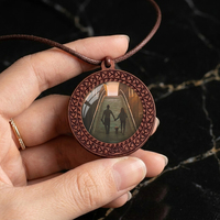 Collier circulaire en bois personnalisable avec portrait de couple, chaîne longue rétro à double sens pour pull