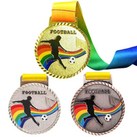 Médailles de sport à ruban personnalisé de grande taille avec strass de forme spéciale évidée récompenses en alliage gaufré 3D Plaques en métal cadeau de sport