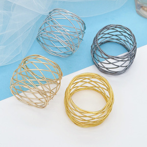 Usine directe hôtel rond de serviette créatif à la main Art occidental nourriture décoration bouche tissu anneau à la mode bracelets - Product Image 2