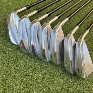 Clubs de golf professionnels personnalisables en deux parties, tête en fer, pour droitiers, avec manche en graphite et acier, flex R, poignée en caoutchouc, forgés, complets - Product Image 1