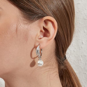 Orecchini Pendenti Geometrici con Perle Finte per Donne, Gioielli per Orecchie alla Moda con Pietre Scintillanti - Product Image 6