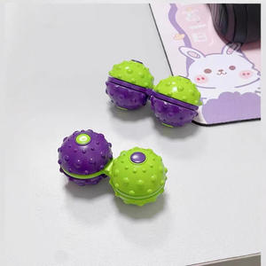 Venta al por mayor plástico dedo Spinner zanahoria bola mano Dispositivo de alivio para el manejo del estrés conectado masaje Spinner Fidget Spinners - Product Image 1