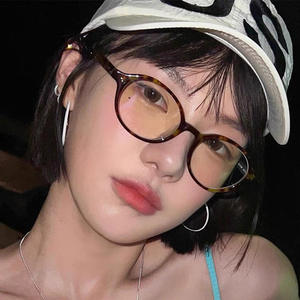 Montures de lunettes ovales de style coréen, monture intégrale, anti-lumière bleue, unisexe, verres PC, protection anti-UV, design à rivets - Product Image 3