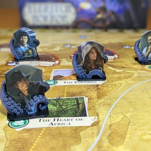 Supports d'investigateurs en acrylique personnalisables (OEM/ODM) compatibles avec le set Eldritch Horror (lot de 4) - Product Image 5