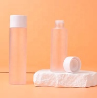 Vente en gros Bouteilles cosmétiques en plastique transparent givrées personnalisées de 100ml 150ml avec couvercle à vis pour l'emballage Skincae et le stockage du toner