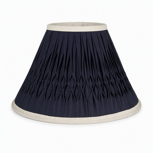 <span class=keywords><strong>Paralume</strong></span> in Tessuto Blu Navy Modificato con Pieghe a Scatola e Base Empire 150x300x210mm per Lampada da Tavolo, da Terra o a Sospensione - Ingrosso, OEM, Private Label - Product Image 1