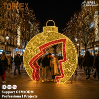 Arco de Luces LED Personalizado ODM con Adornos Esféricos para Parques Temáticos, Festivales, Mercados Navideños y Fotomatones