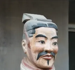 6'3 ''Lebensgroße alte chinesische Terrakotta-Krieger-Rasen-Statue für drinnen und draußen