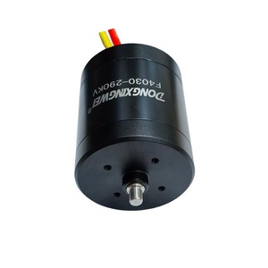 Motor sin escobillas F4030 a prueba de agua con montaje de brida de 42 mm para uso en modelos de barcos y submarinos - Product Image 1
