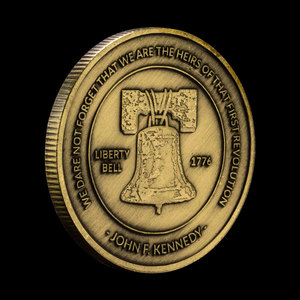 Benutzer definierte plattierte Farbe US Liberty Bell Gadsden Flag Pattern Gedenkmünze Sammlerstücke United We Stand Bronze Plated Coin - Product Image 1