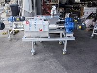 Séparateur solide-liquide humide et sec pour petite ferme, pour fumier de vache, vente chaude, sécheuse à pression pour excréments de porc avec moteur de pompe