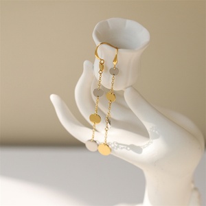 Pendientes de Cadena con Borlas y Dijes Redondos de Acero Inoxidable Chapado en Oro, Estilo Vintage, para Mujer, Aniversario - Product Image 3