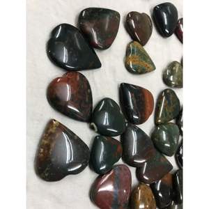 Bloodstone heliotrope อัญมณีหัวใจเรียบเนียนผลิตจากแร่เฮลิโอโทรปธรรมชาติสินค้าจำนวนมาก - Product Image 1