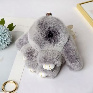 Lindo conejo simulando estar muerto, de piel sintética de conejo Rex, con forma 3D, duradero, ecológico, suave, abridor de botellas, llavero, colgante para pareja - Product Image 1