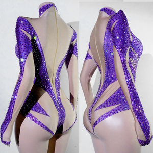 Combinaison futuriste violette avec strass améthyste, style Power Shoulder, pour guerrier cyber-galactique, icône pop, drag queen, tenue de scène et costume - Product Image 2