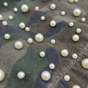 Shorts <span class=keywords><strong>en</strong></span> <span class=keywords><strong>jean</strong></span> délavé style vintage avec poches classiques, orné de perles et strass, effet usé, par Guangzhou Shangshang - Product Image 4