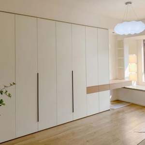 Armoires doubles minimalistes haut de gamme personnalisées, portes en bois et en verre, écologiques, meubles de chambre à coucher, dressing - Product Image 4