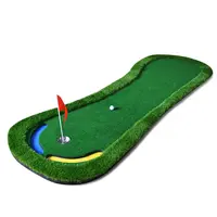 Golpeando césped artificial de práctica de golf mat