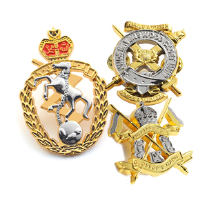 Изготовленный на заказ металлический значок 3D литой мягкий эмалированный значок на лацкане эмблема корпоративные почетные значки наградная лента медаль - Product Image 3