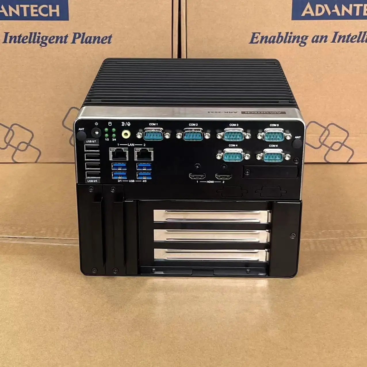 Advantech Intel Core 12a e 13a Geração i3/i5/i7/i9 LGA1700 Caixa de Expansão sem Ventilador PC ARK-3534C-00A1