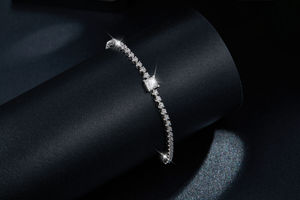 Bracelet et Jonc de Luxe TK en Argent Sterling Plaqué Rhodium avec Moissanite, Design Chrétien Classique pour Femme - Grande Vente - Product Image 4