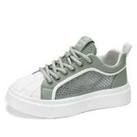 Baskets blanches à lacets pour hommes, nouvelle collection été, en maille respirante, semelle fine en plastique, chaussures de sport décontractées, style skate, doublure en tissu