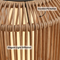 Lampe de bureau en rotin à énergie solaire offrant une ambiance chaleureuse et relaxante ; design confortable et moderne, lumière décorative de jardin