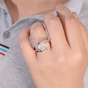 Bague de fiançailles et de mariage <span class=keywords><strong>NAYAN</strong></span> Fine Jewelry, sur mesure pour homme, diamant de laboratoire taille princesse, couleur E, clarté VVS, or blanc massif 18 carats - Product Image 6