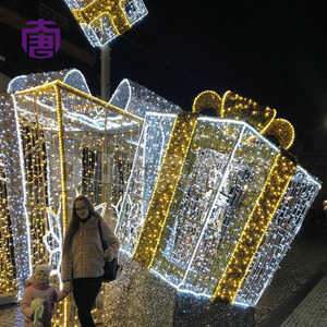 ซุ้มโค้งกล่องของขวัญคริสต์มาสขนาดใหญ่พร้อมไฟ LED สำหรับทางเข้าห้างสรรพสินค้า สวนสาธารณะ และงานเทศกาล - Product Image 4
