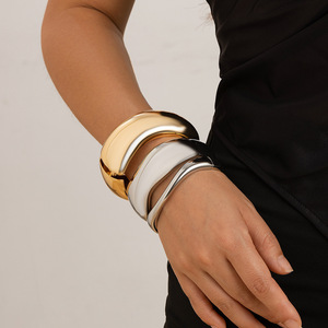 2025 nouveaux bracelets géométriques de Style Punk unisexe en alliage à la mode de haute qualité (zinc) bracelets de bijoux pour les occasions de fête - Product Image 6