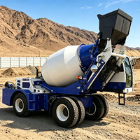 Camion malaxeur à béton autochargeant, machine de transport et de mélange de béton à alimentation automatique pour l'ingénierie de construction