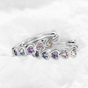 Orecchini a Cuore Arcobaleno con Zirconi per Donne, Stile Coreano, Clip per Orecchie Colorati, Gioielli alla Moda, Regalo - Product Image 3