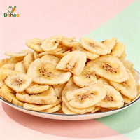 Collations sucrées saines, chips de banane croustillantes séchées par friture sous vide à basse température, avec conservation par l'huile, emballage en vrac
