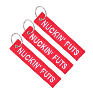 Etiqueta de Llavero de Tela Bordada Roja Personalizada de Fábrica con Texto NUCKIN FUTS para Actividades Diarias - Product Image 3