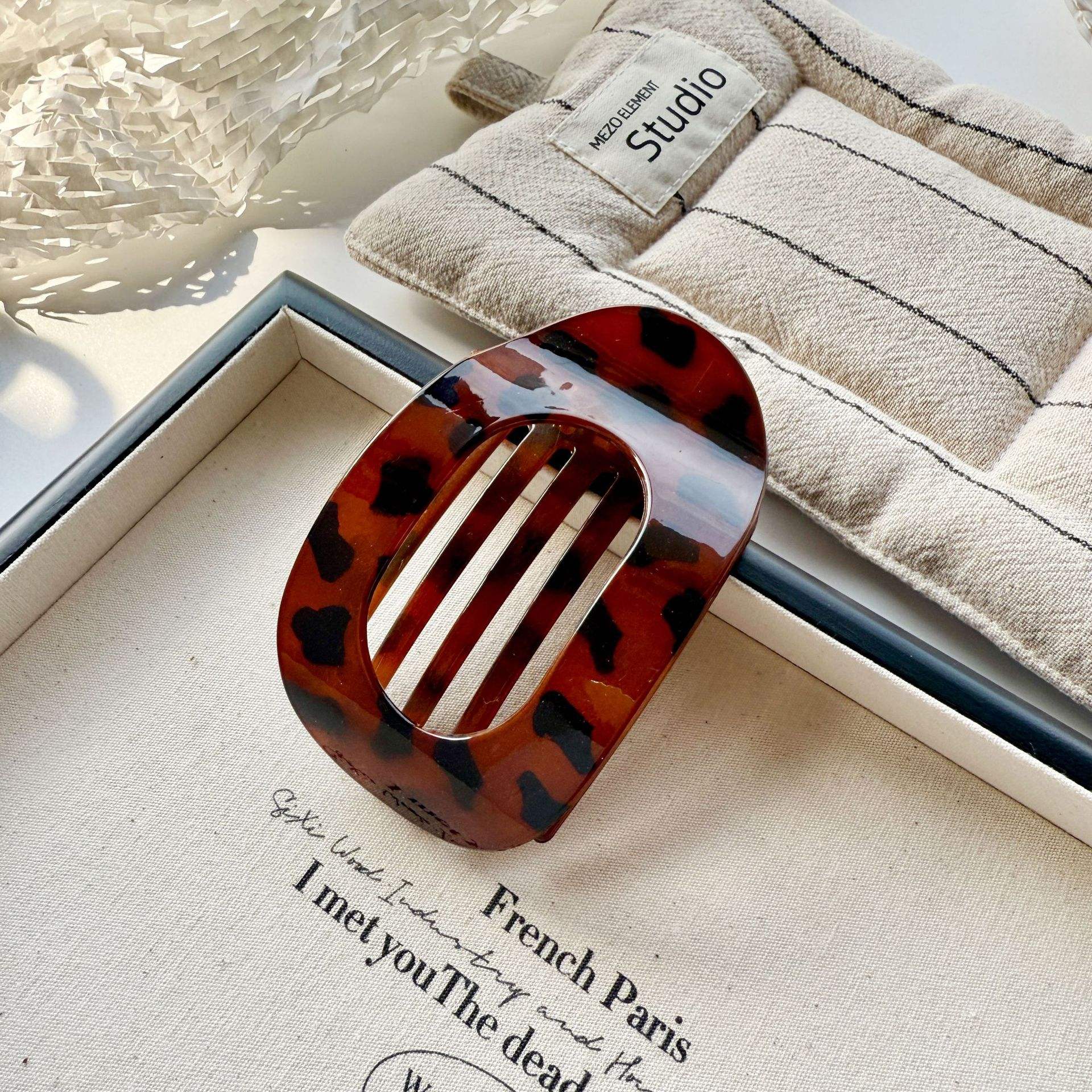 สีน้ำตาลแดง-สดใส