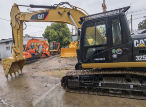 Machine à creuser d'occasion Caterpillar CAT 325D, équipement lourd, excavatrices sur chenilles CAT325D en vente - Product Image 2