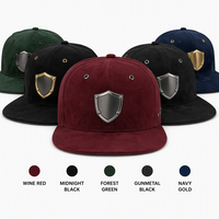 Casquette Snapback en Daim avec Badge Métallique, Style Urbain Haut de Gamme, Vente en Gros pour Boutiques de Luxe