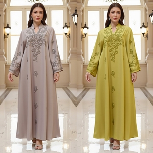 Vestido Abaya Musulmán Elegante con Bordado Nuevo de Alta Calidad al por Mayor 2026, Ideal para Mujeres de Oriente Medio en Dubái - Product Image 1