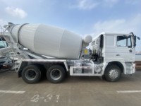 Camion populaire de mélangeur concret de SHACMAN 6*4 8/10m3 sur le marché algérien