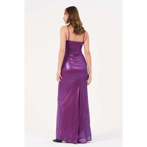 DANS Robe élégante pour femme, couleur unie violette, coupe régulière, longueur genou, manches courtes, tailles 38-42 - Product Image 2