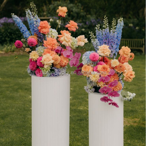 Arrangement floral de mariage 2026 en soie artificielle rose et bleue pour allée de mariage - Product Image 3