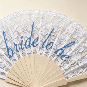 Éventail pliant en bois personnalisé avec dentelle blanche pour future mariée, idéal pour enterrement de vie de jeune fille, douche nuptiale, accessoire photo, cadeau - Product Image 3