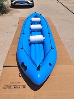 L'usine fournit des kayaks trois places à prix abordable. Kayaks gonflables portables et démontables se vendent bien