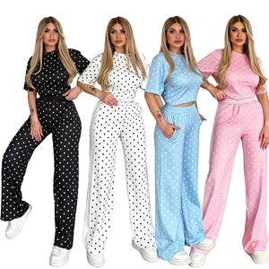 ชุดกางเกงขากว้างลายจุดสำหรับผู้หญิง ชุดลำลองคอกลมแขนสั้นสองชิ้น - Product Image 1
